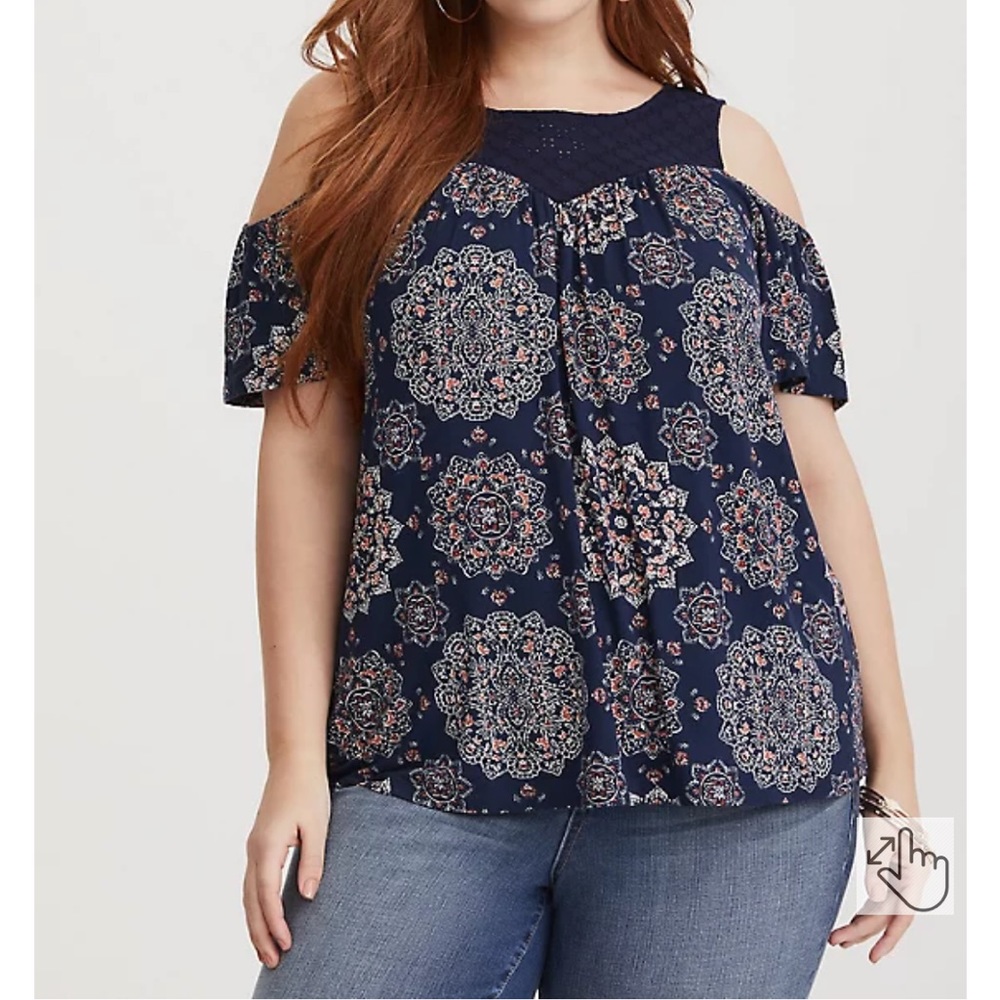 Torrid Super Soft Crew Neck Eyelet Yoke Cold Shoulder Top Size 0/Large Casual.